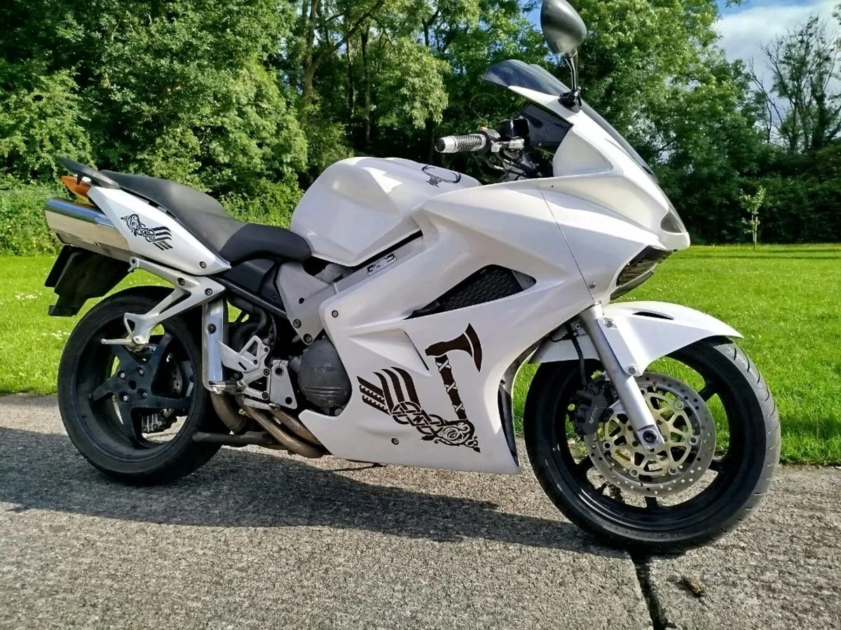 Honda vfr 800 vtec - Image 1