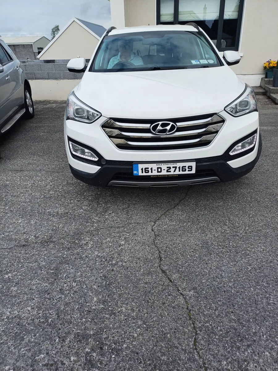 Hyundai Santa Fe 2016 - Image 2