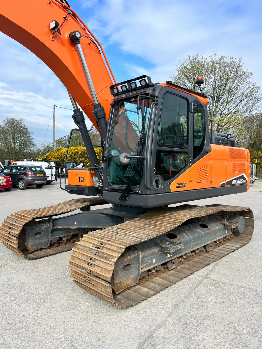 Doosan DX225 -7 - Image 2