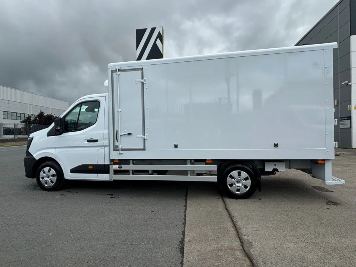 Renault Master Ccab 3.5t L3h1 Bread Van With Frid - Image 4