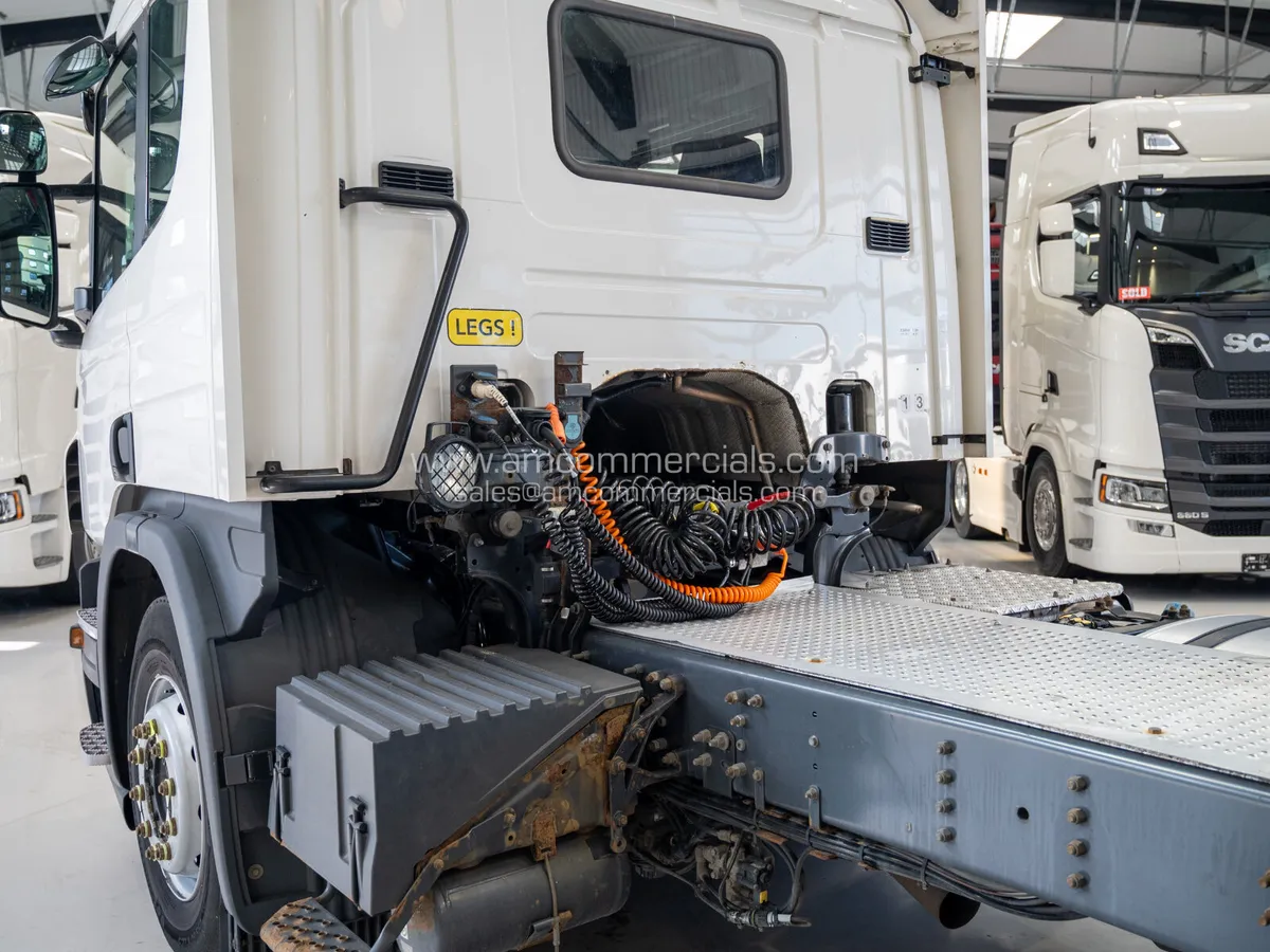 2015 (65) SCANIA P360 NORMAL CAB 4X2 - Image 4