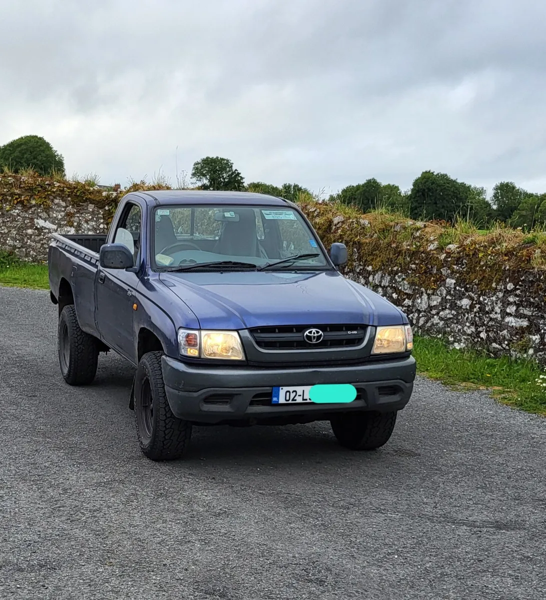 02 Toyota Hilux Doe oct an Tax sept - Image 1