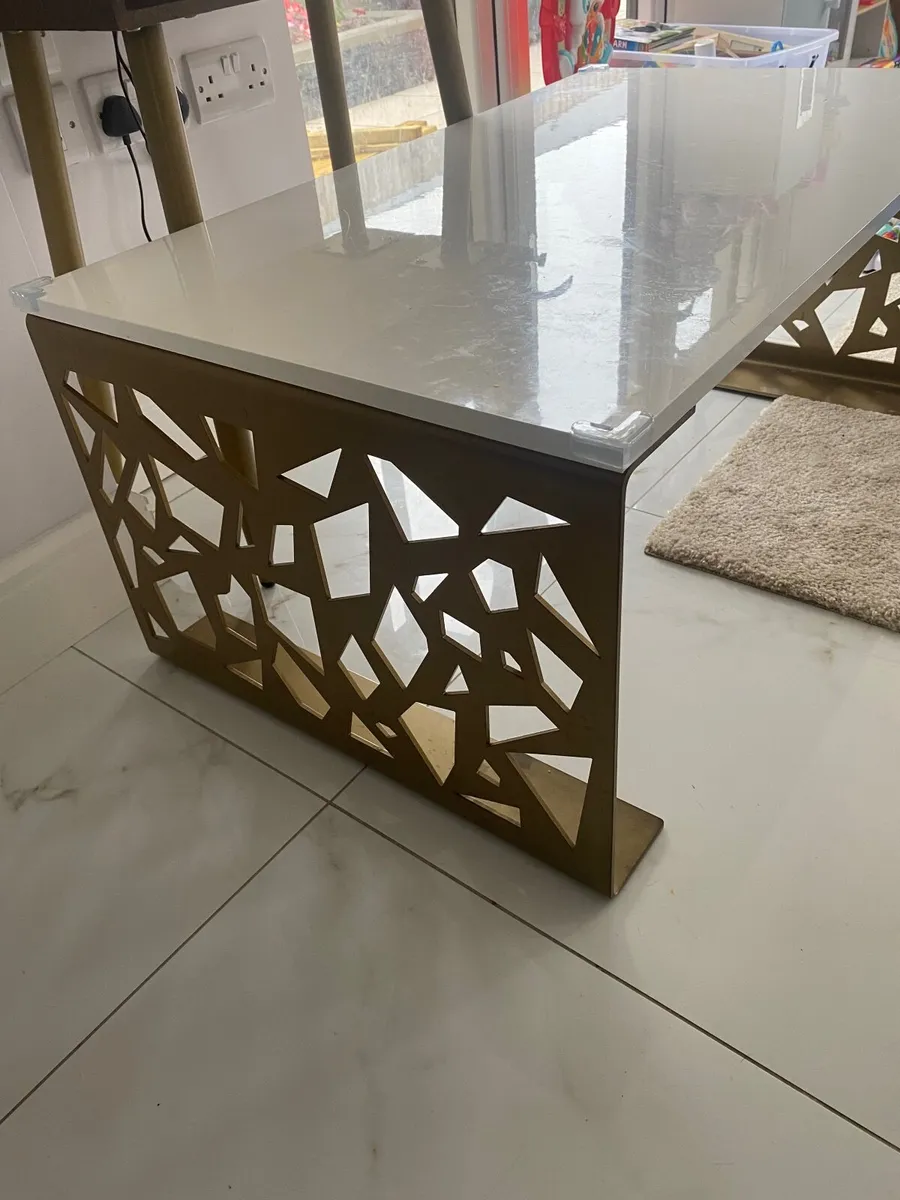 Coffee table - Image 1