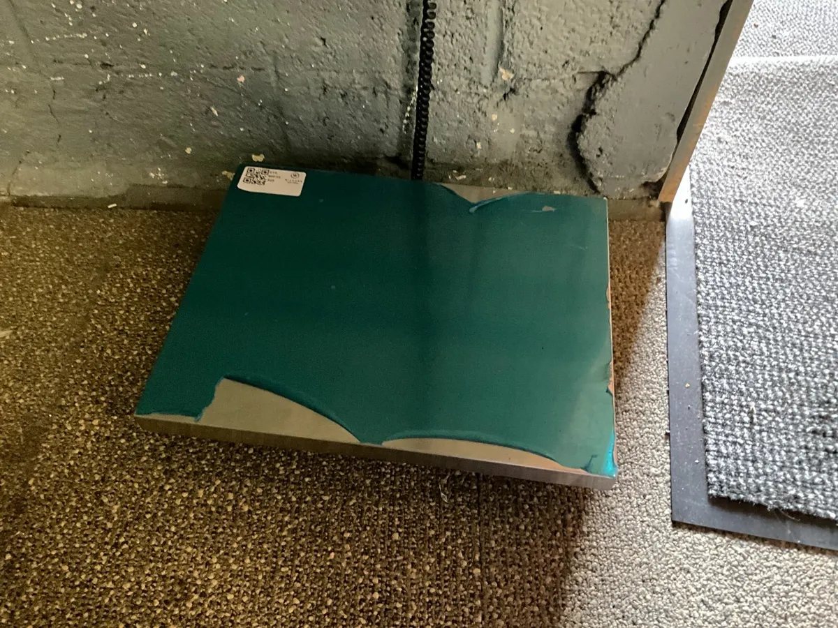Online Auction Of An Electronic Weighing Scales - Image 1