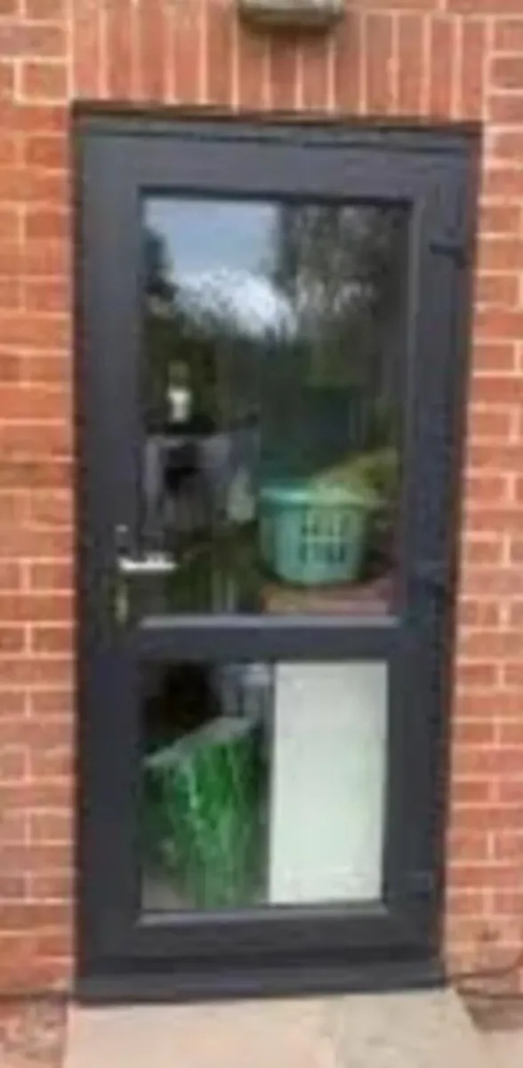 🏠 HIGH QUALITY SINGLE DOOR AVAILABLE