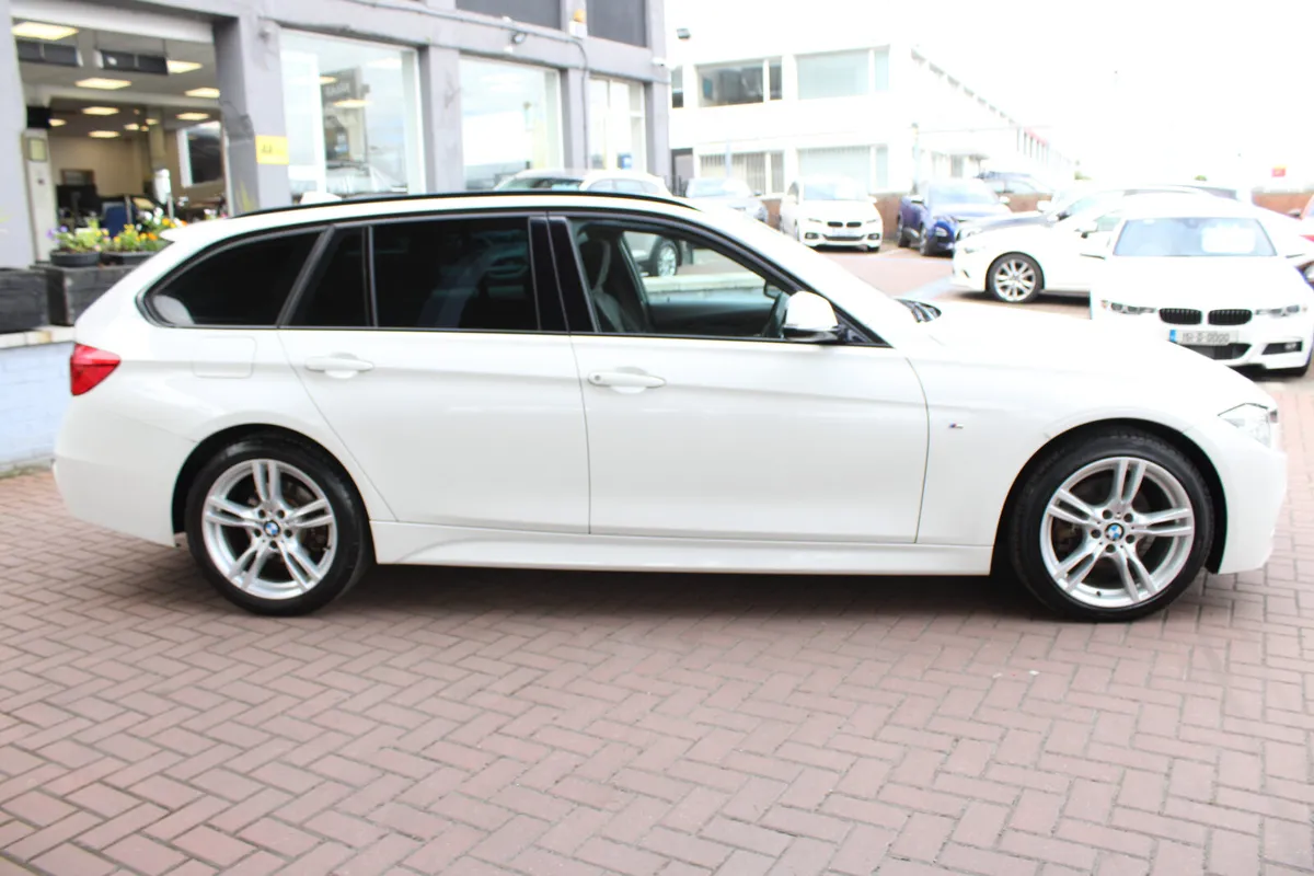 320i X-DRIVE M-SPORT PLUS 5DR ESTATE AUTOMATIC // - Image 3