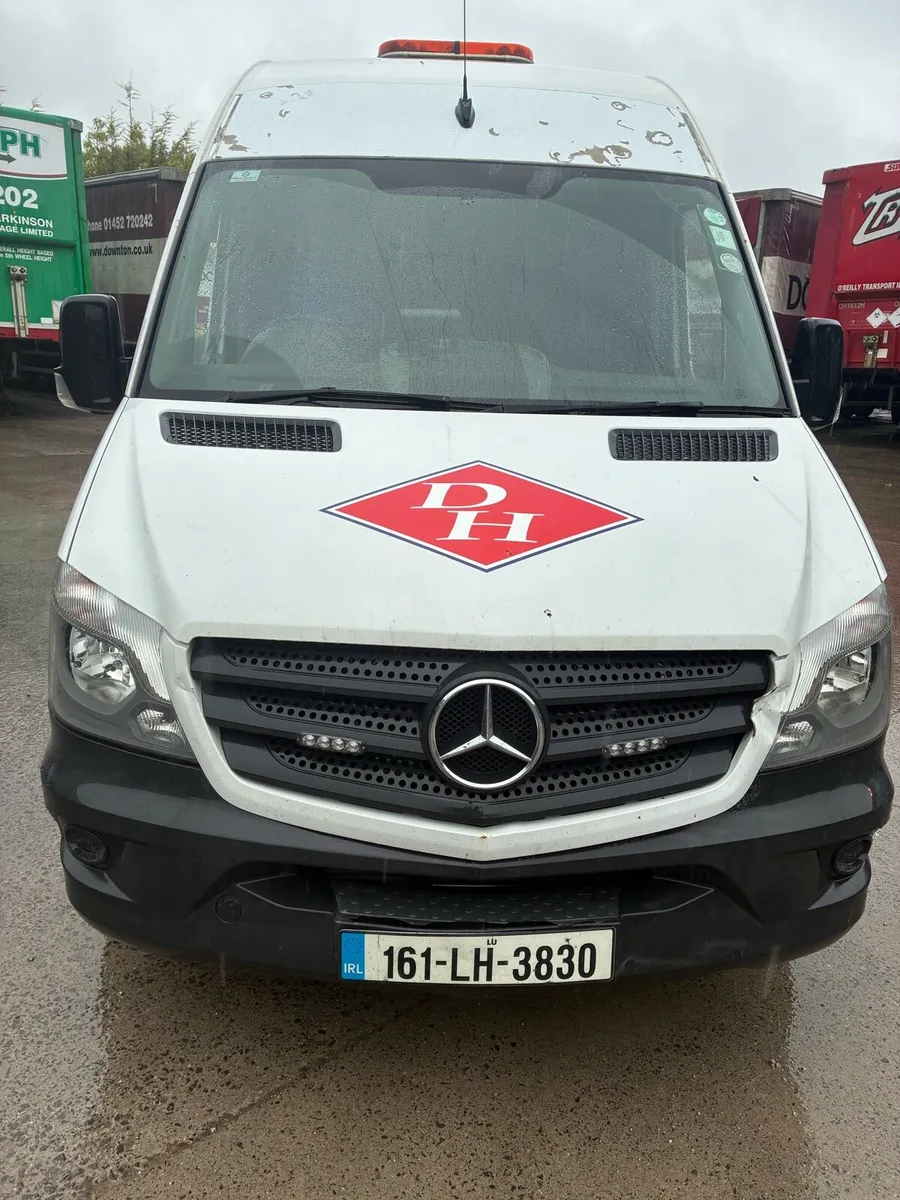 Van - Image 1
