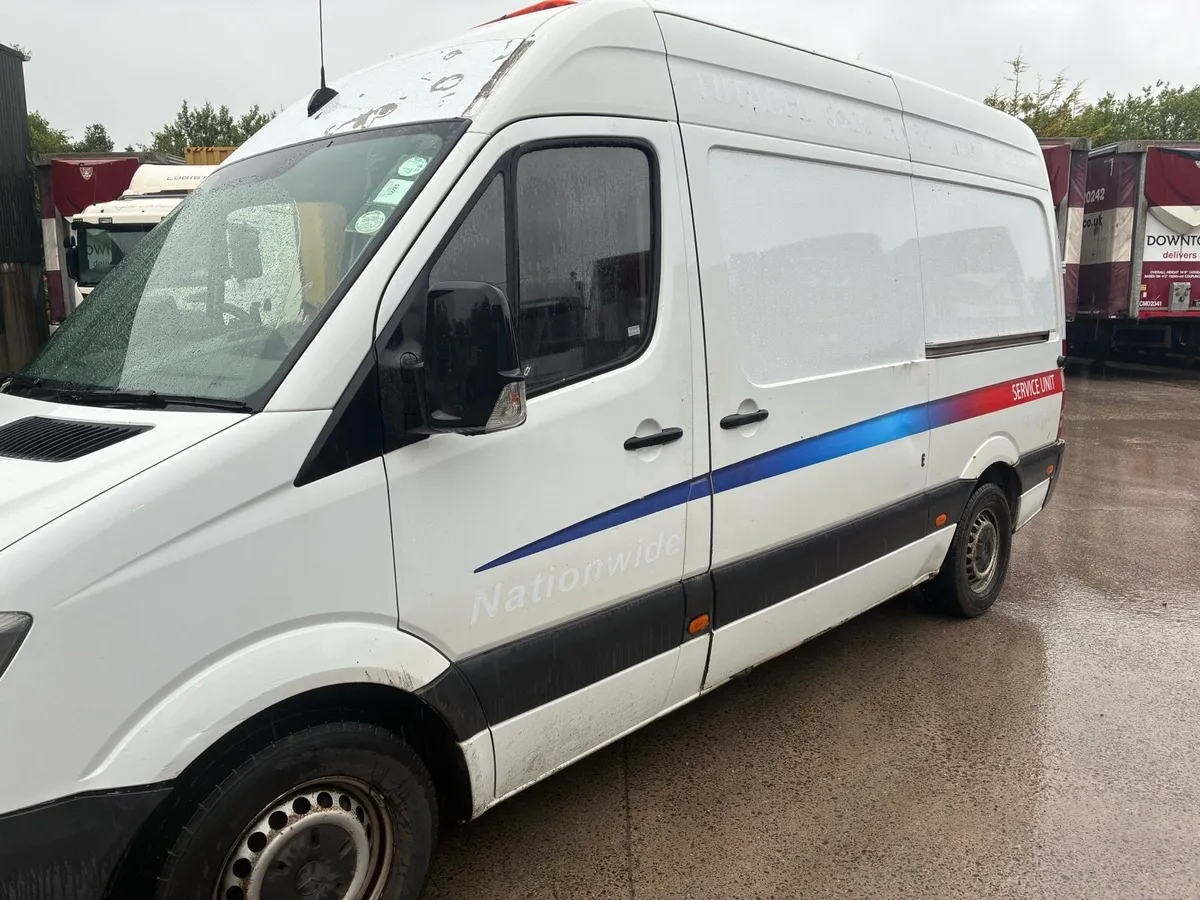 Van - Image 3