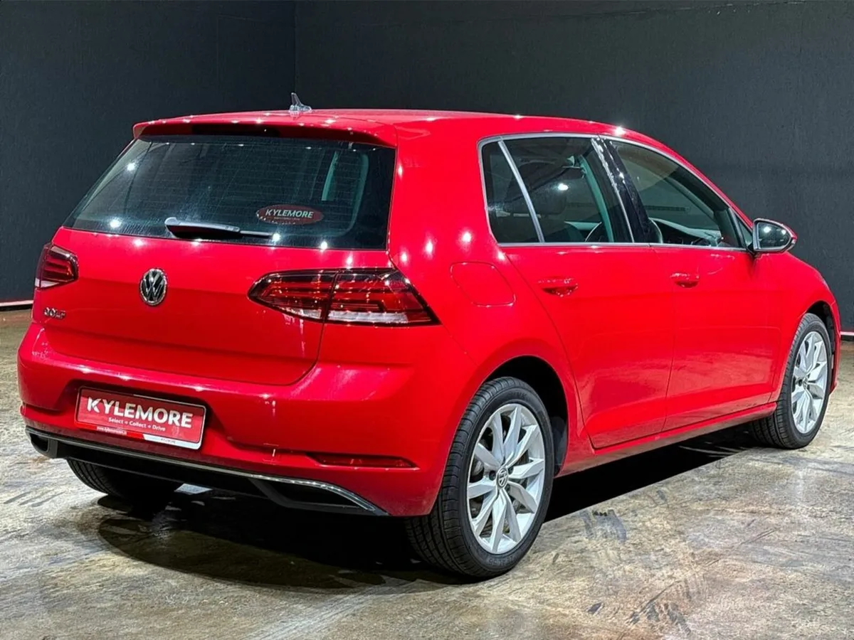Volkswagen Golf TSI 1.2 AUTOMATIC - REVERSE CAMERA - Image 4