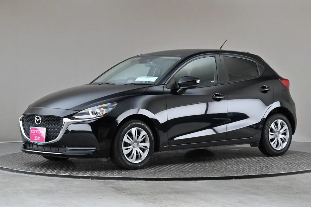 Mazda 2 1.5 Auto Skyactive  revese Cam rear Park - Image 4