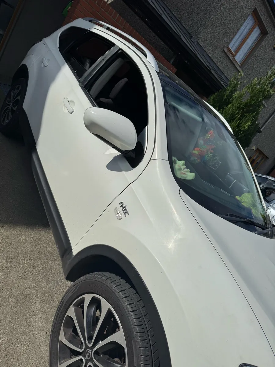 Nissan Qashqai 7 Seater - Image 1