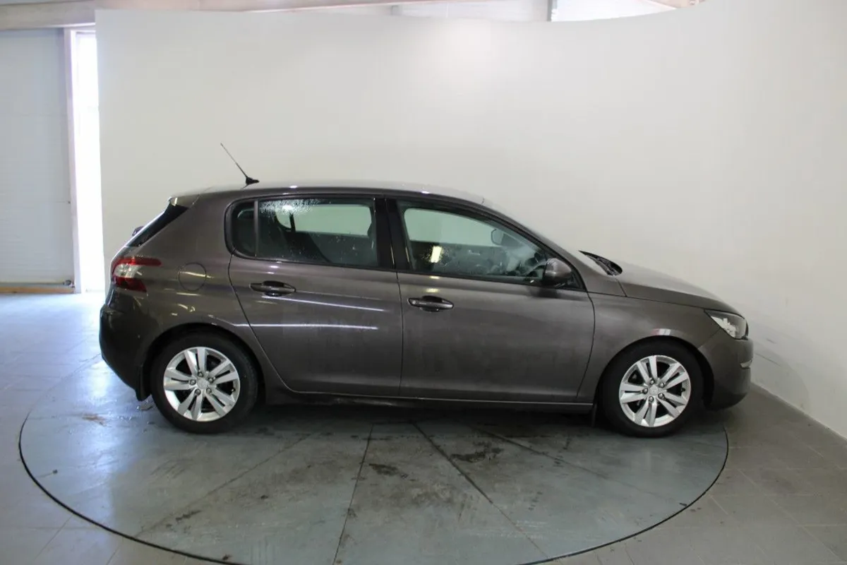Peugeot 308 1.6 HDI 92 bhp Active - Image 2