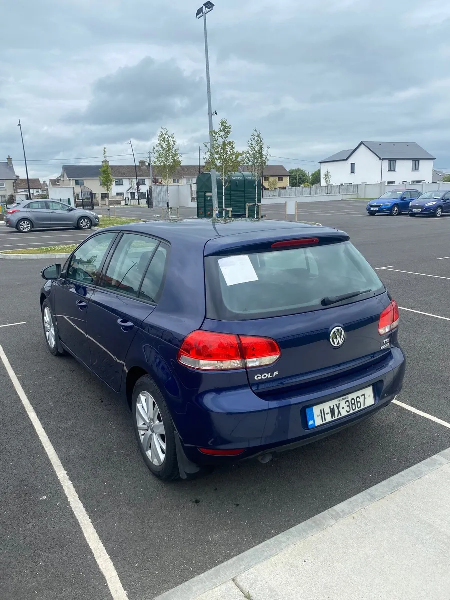 Volkswagen Golf 2011 - Image 2