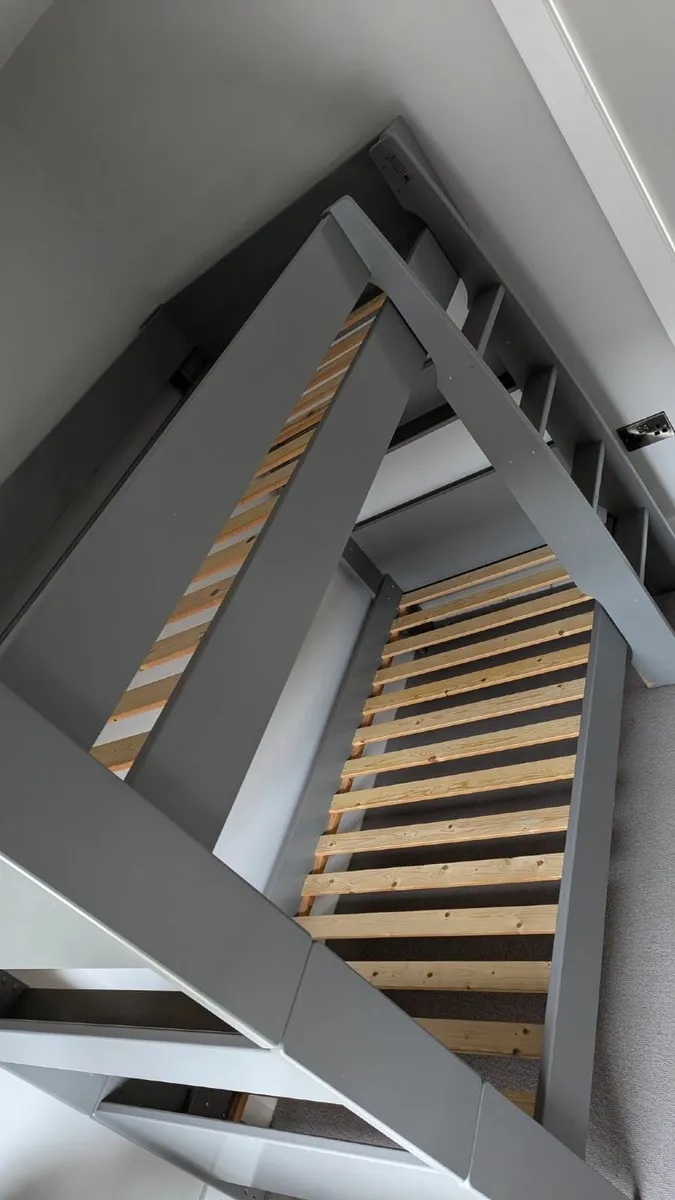 Bunk bed, solid/heavy duty - Image 1