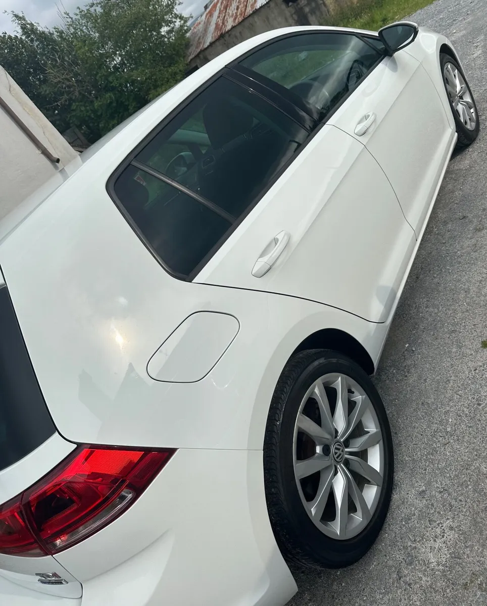 Volkswagen Golf 2015 (152) HIGHLINE 1.6TDI 110BHP - Image 4