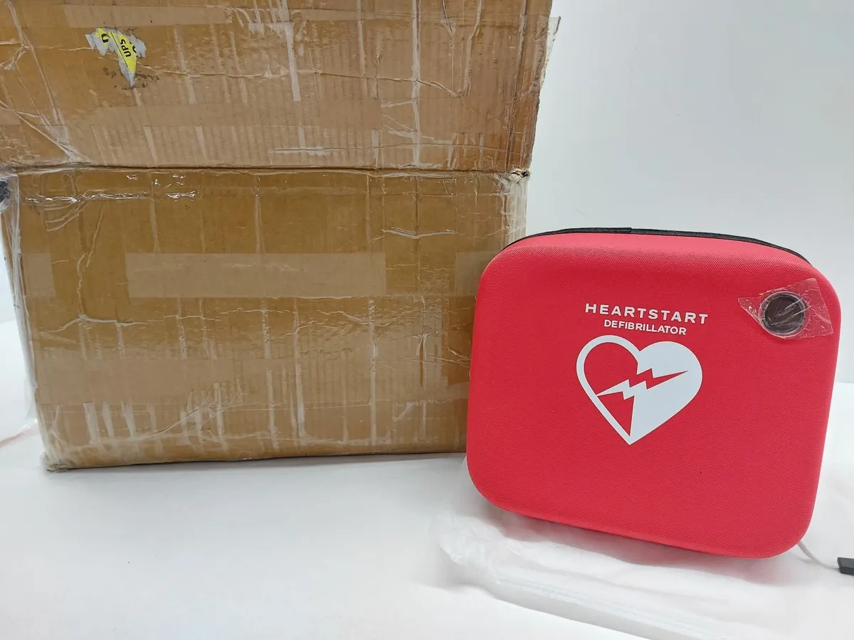 Online Auction Of Defibrillator Cases & More! - Image 1