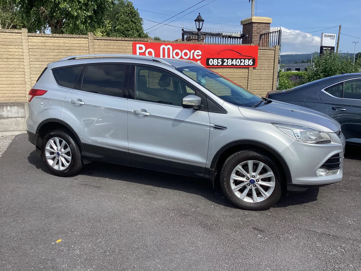 Ford Kuga ** F.S.H * TITANIUM - Image 2