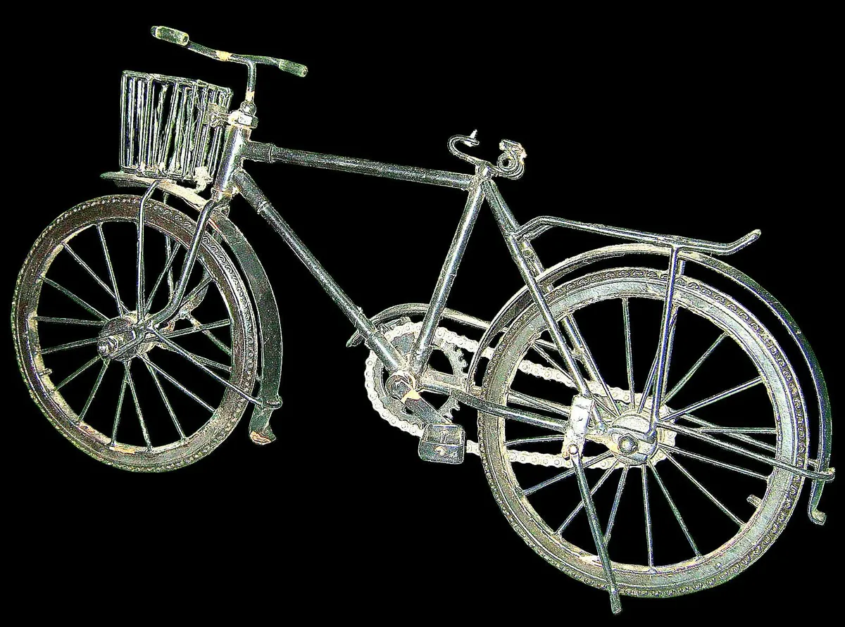 Vintage Metal Retro Model Bicycle Art - Image 1