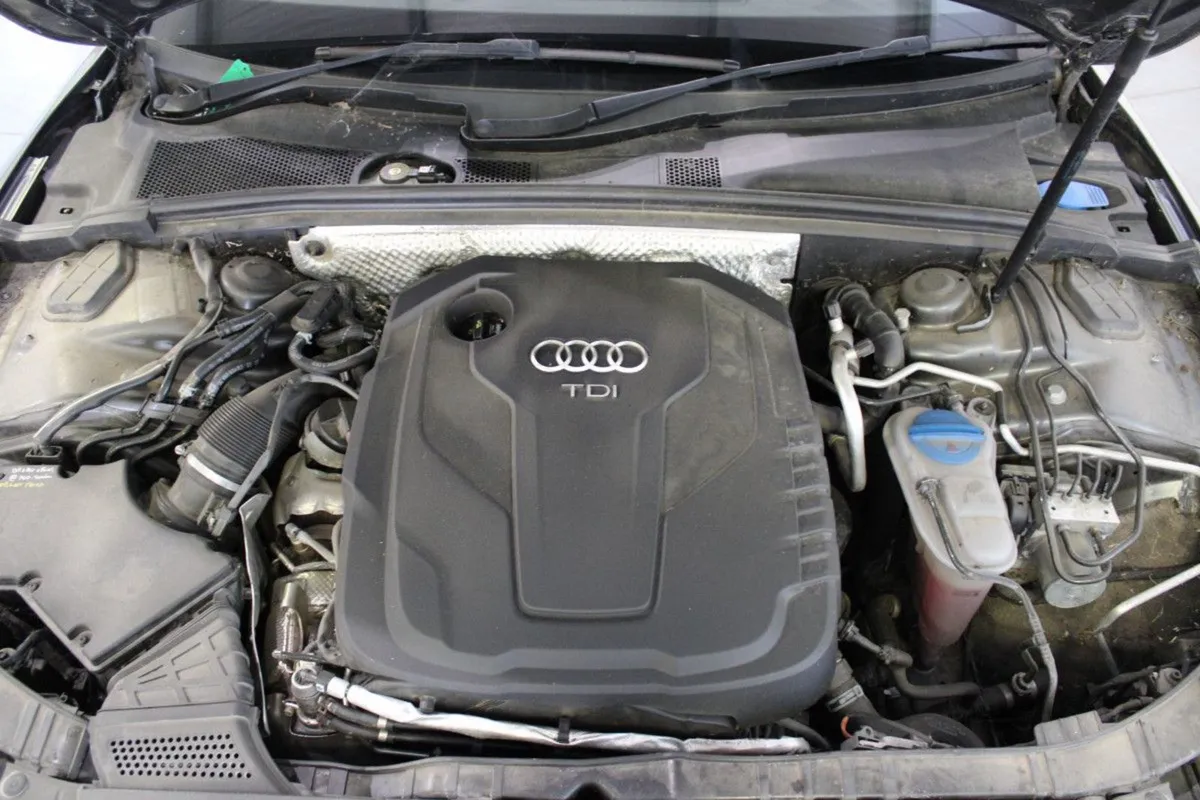 Audi A5 2.0tdi 150HP S-line - Image 3