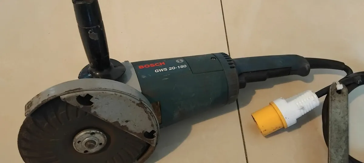 Bosch GWS 20-180 Angle Grinder 110v - Image 3