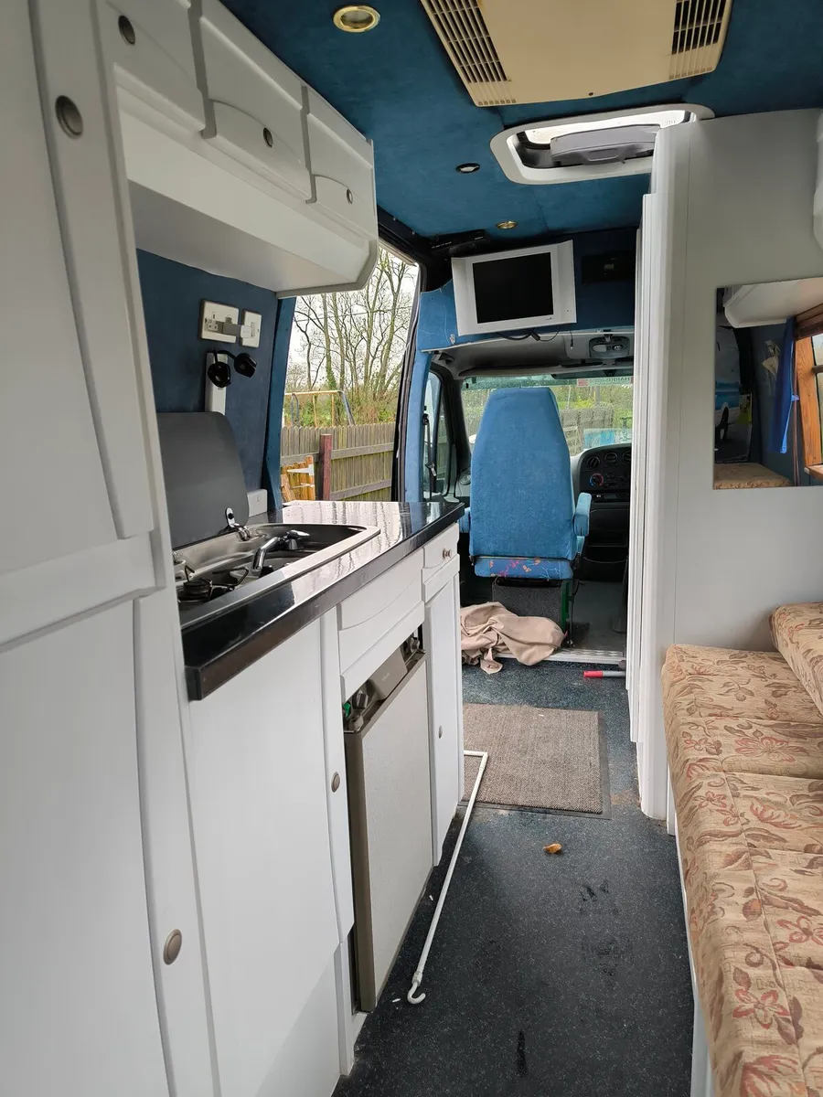 Camper van - Image 3