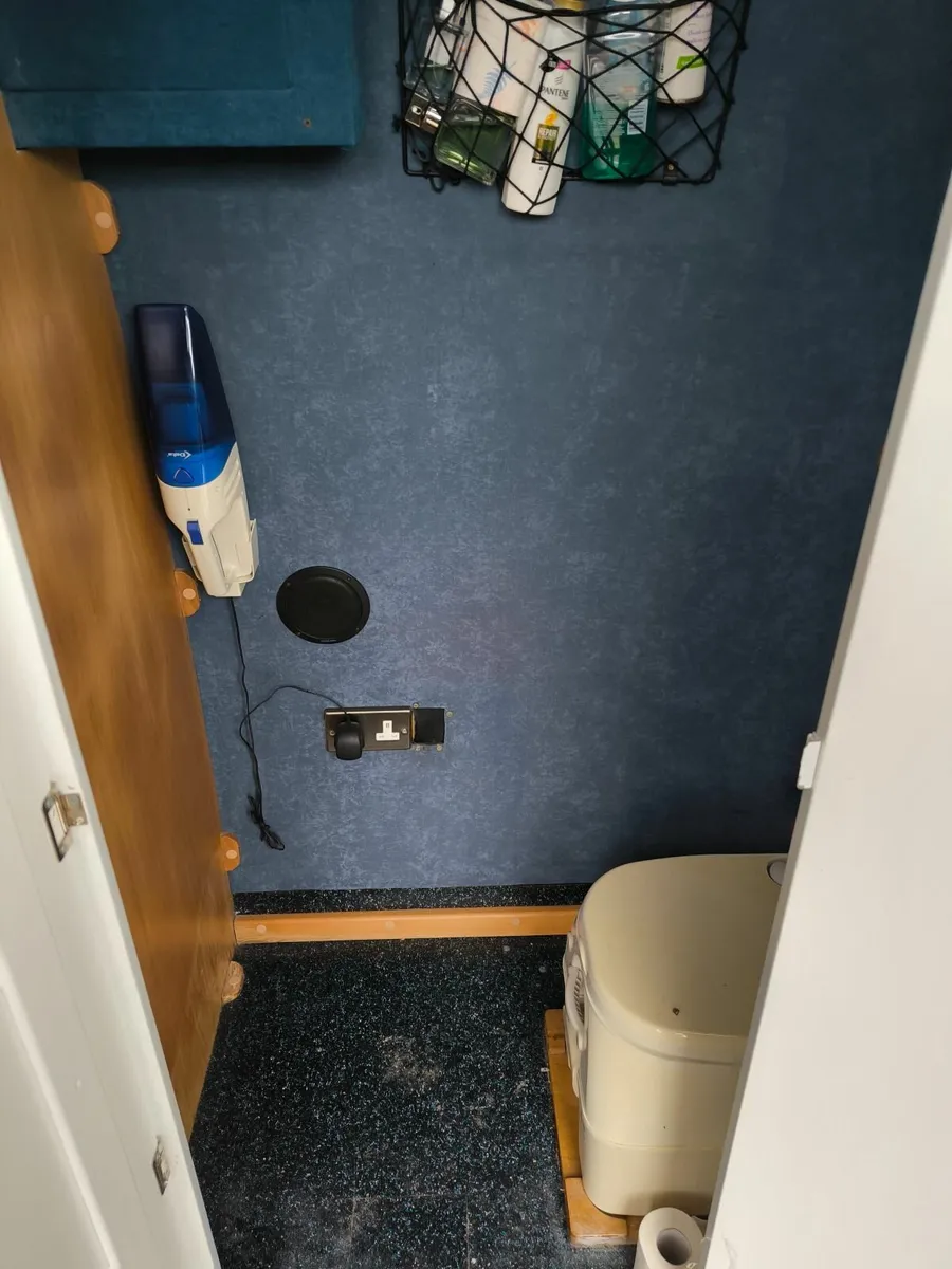 Camper van - Image 4