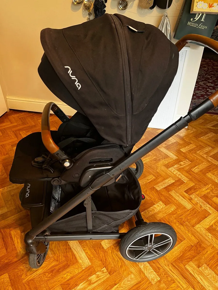 Nuna Mixx buggy and bassinet - Image 3