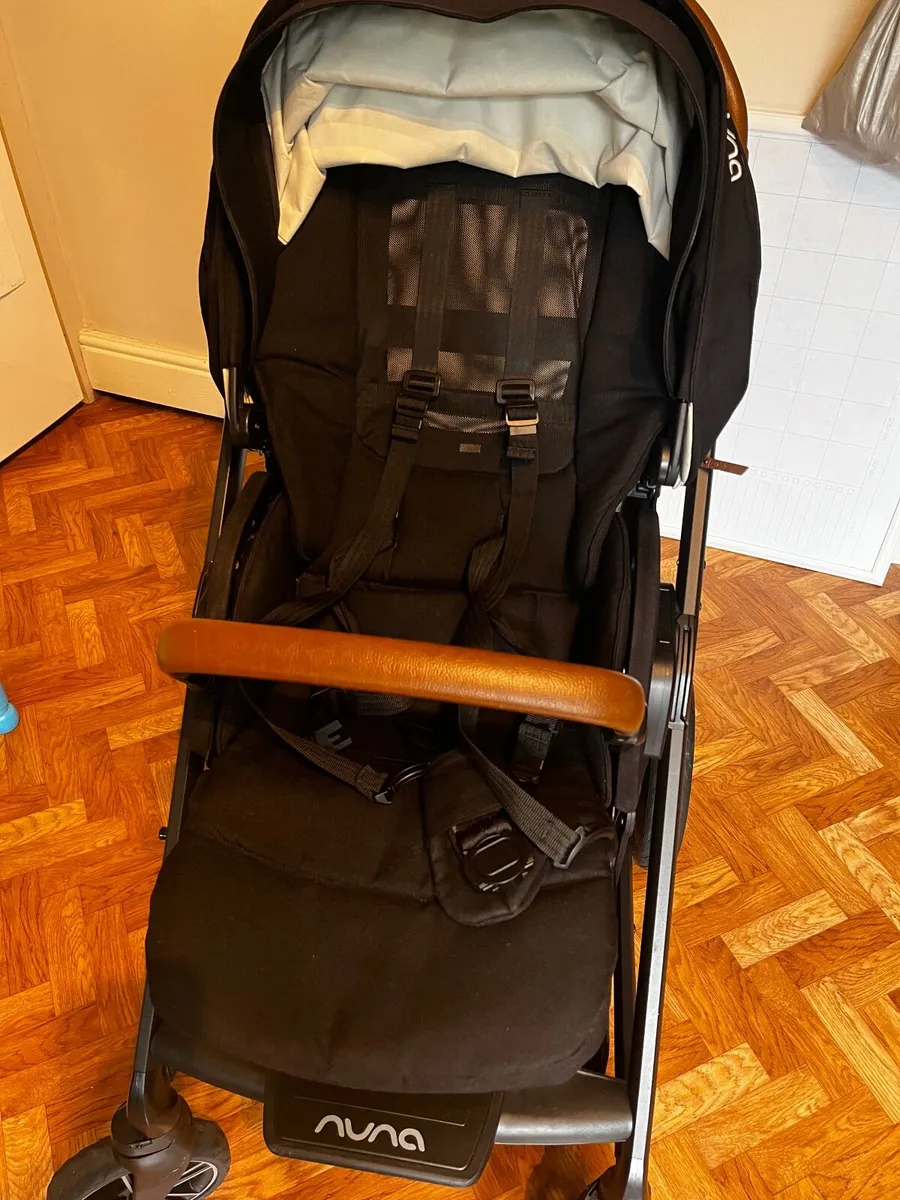Nuna Mixx buggy and bassinet - Image 4