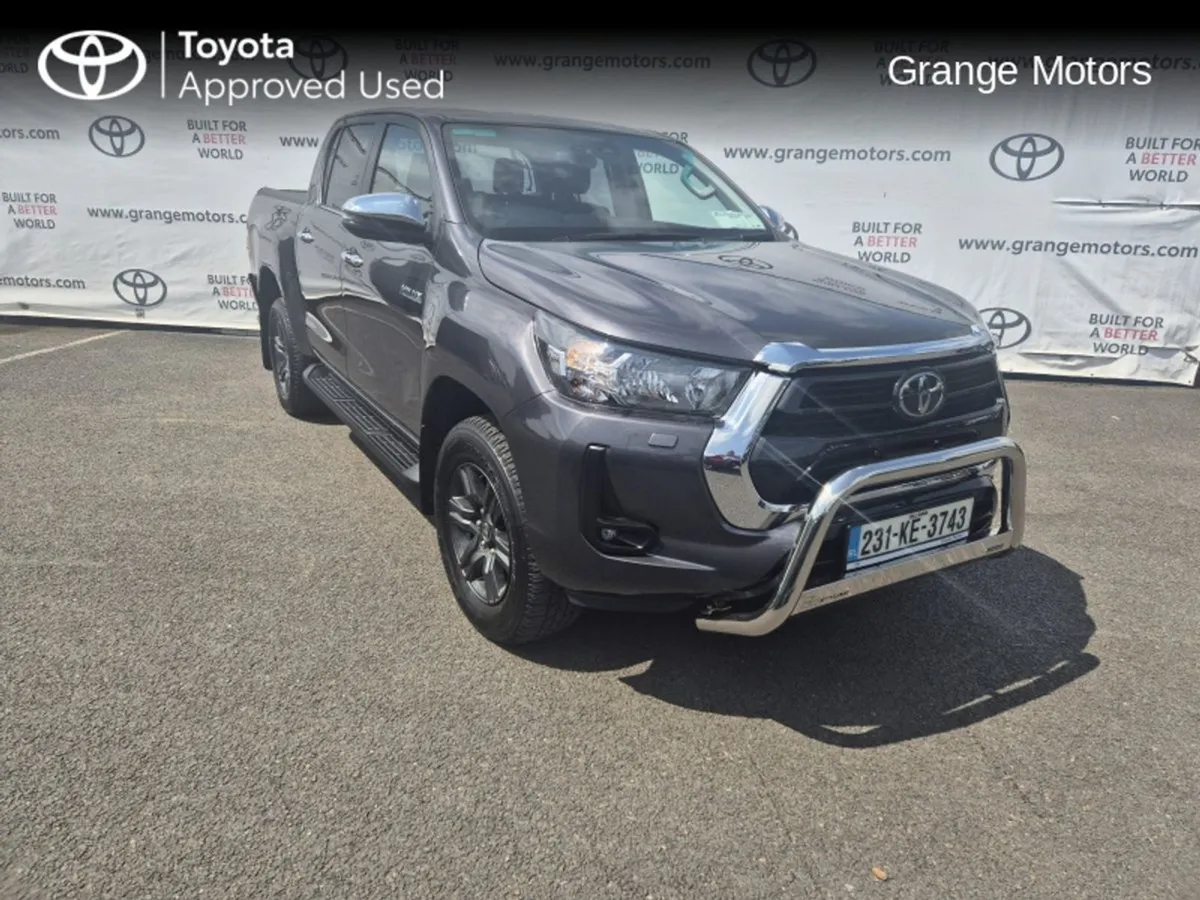 Toyota HiLux 2.8 SR5 Double Cab v.a.t Invoice - Image 1