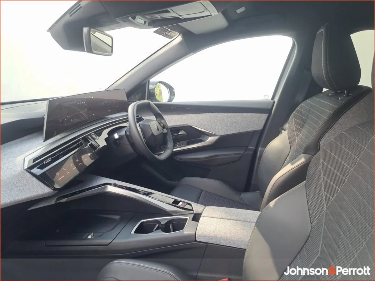 Peugeot 3008 1.2 Mhev Puretech 136bhp Edcs6 Allure - Image 3