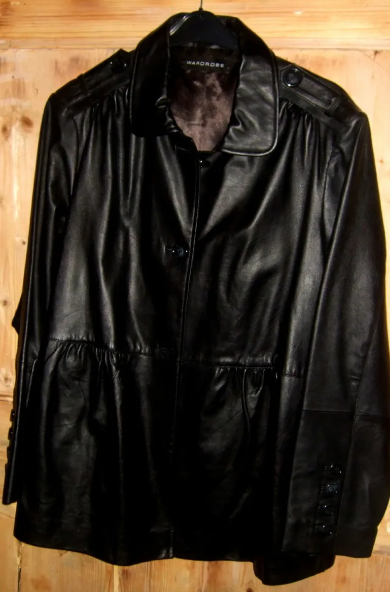 BNWT Ladies 100% Leather Jacket - Image 2