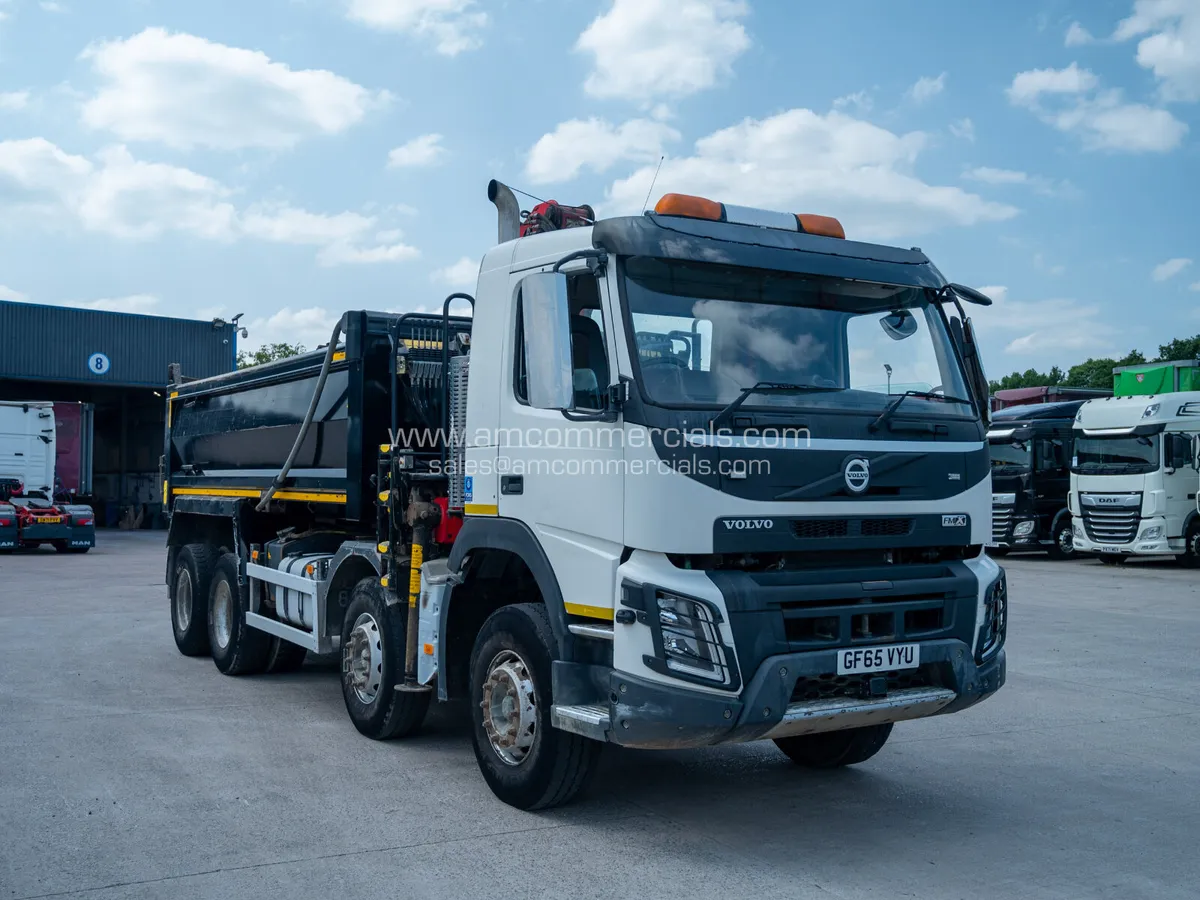 2015 (65) VOLVO FM420 8X4 TIPPER GRAB - Image 1