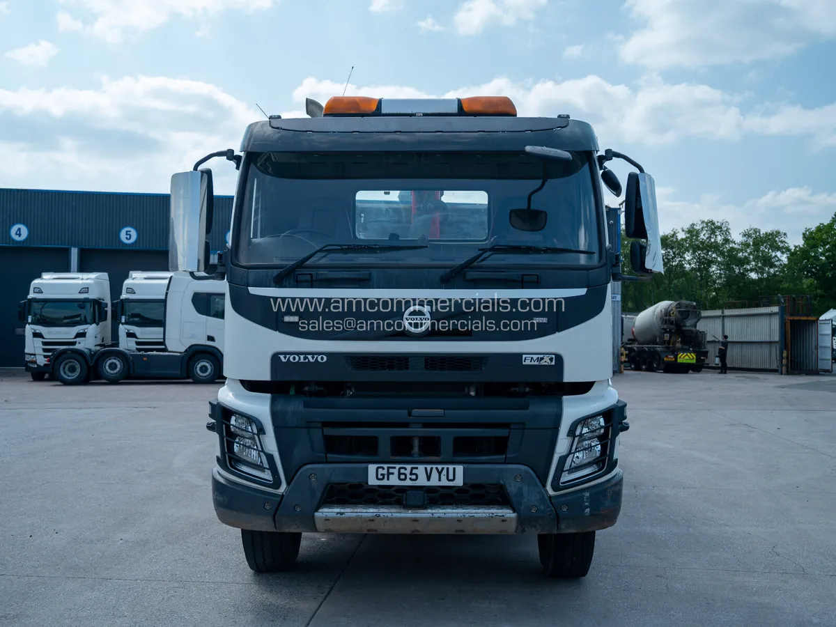 2015 (65) VOLVO FM420 8X4 TIPPER GRAB - Image 2
