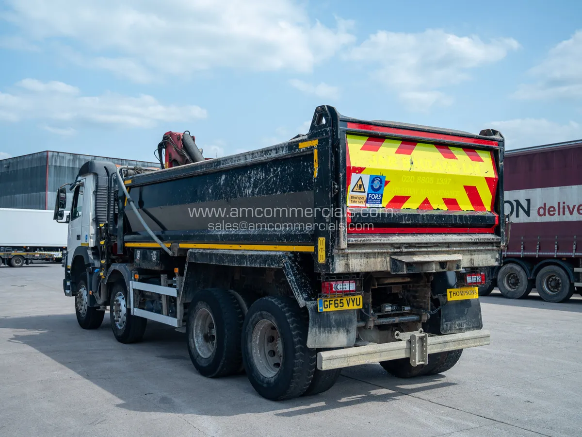 2015 (65) VOLVO FM420 8X4 TIPPER GRAB - Image 4