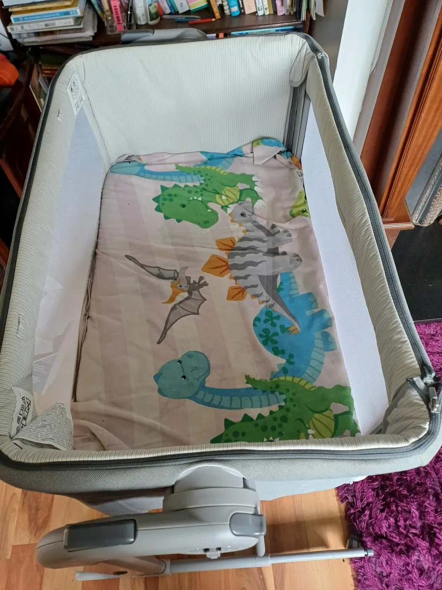 A childs "Chico" next to me magic evo bedside crib - Image 2