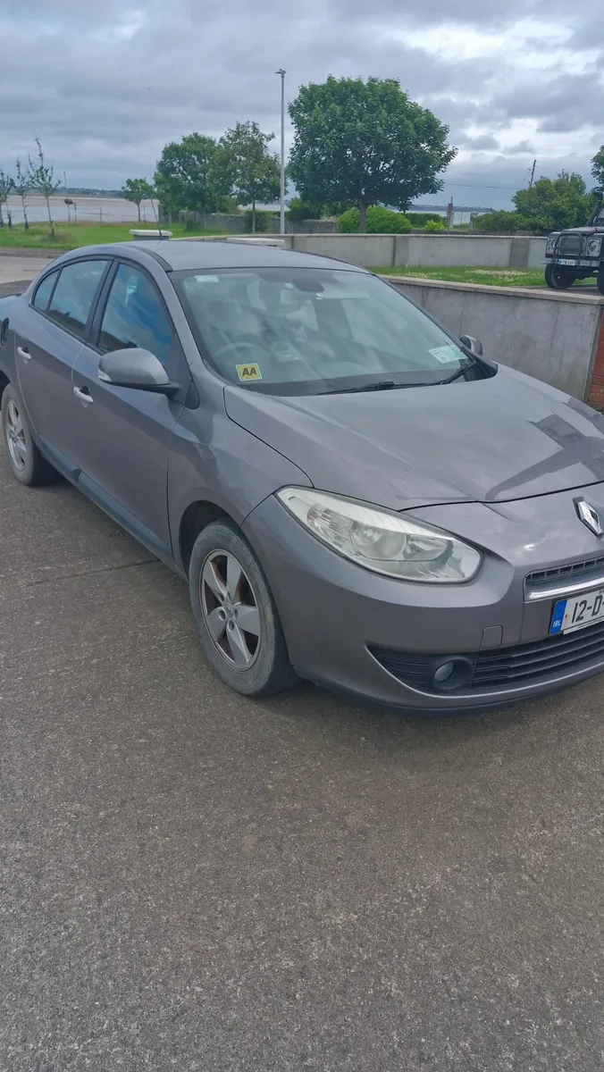 Renault Fluence 2012 - Image 2
