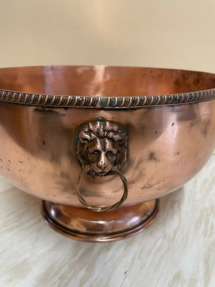 Copper vase - Image 2