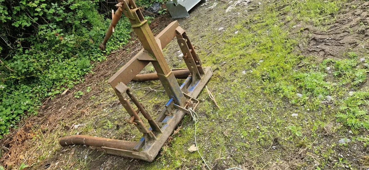 Bale carrier - Image 1