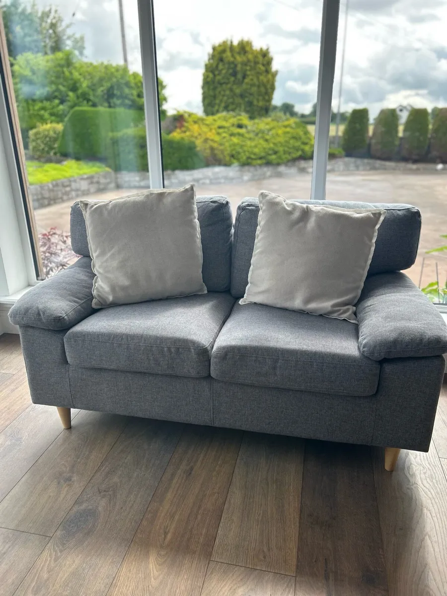Couch/Sofa/Armchair - Image 3