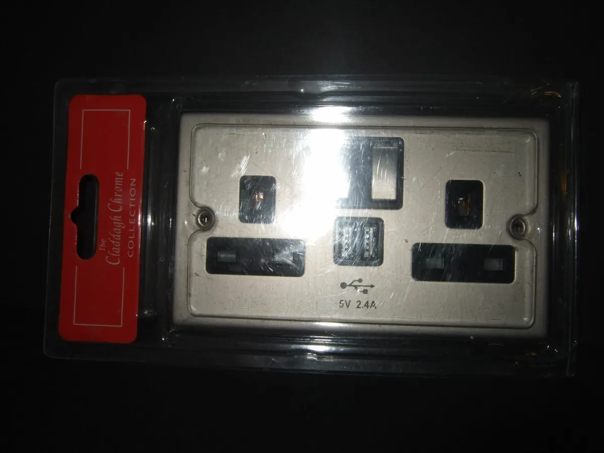 BNIB USB/Electric Double Socket Chrome - Image 1