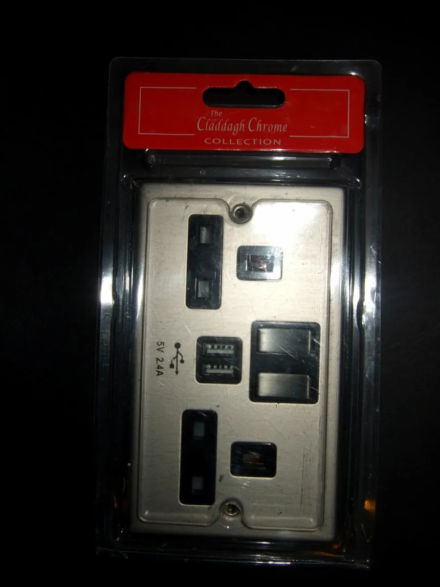 BNIB USB/Electric Double Socket Chrome - Image 4