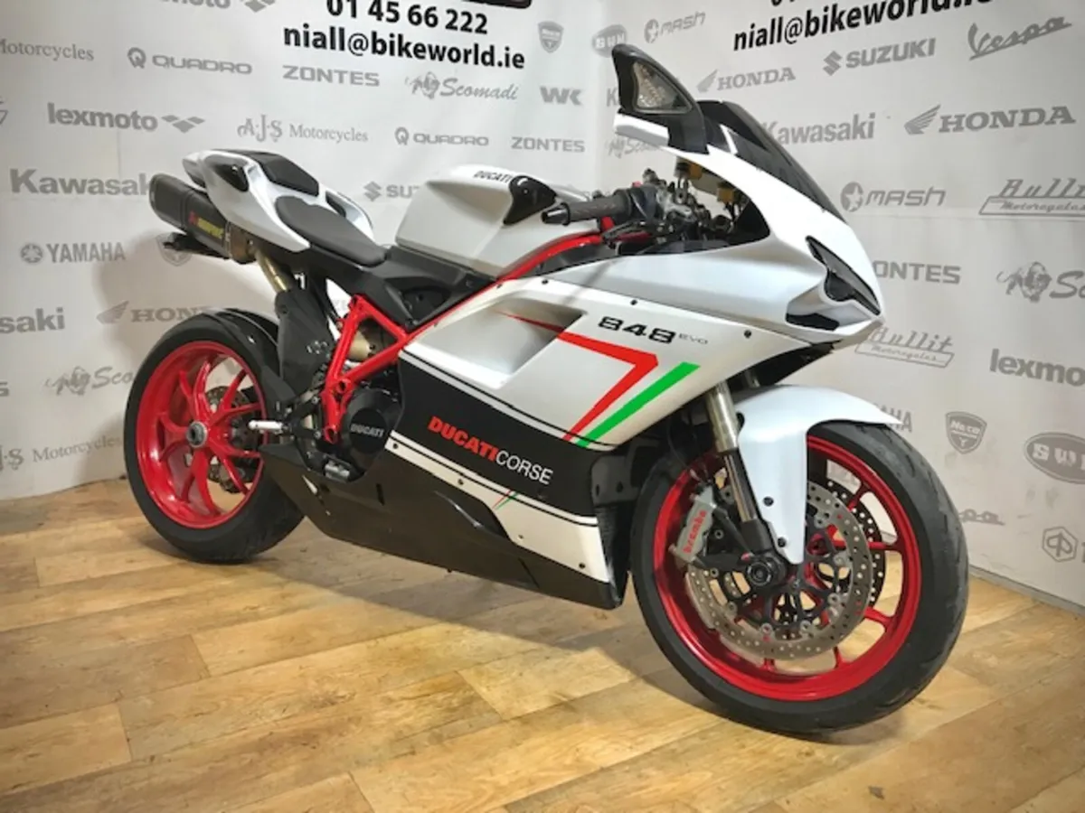 PRE-OWNED Ducati 848 EVO 2011 - Image 2