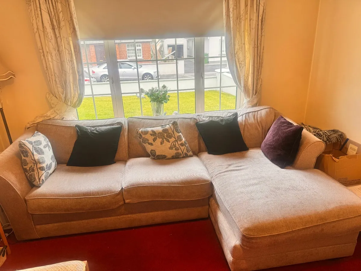 Sofas and other items - Image 2