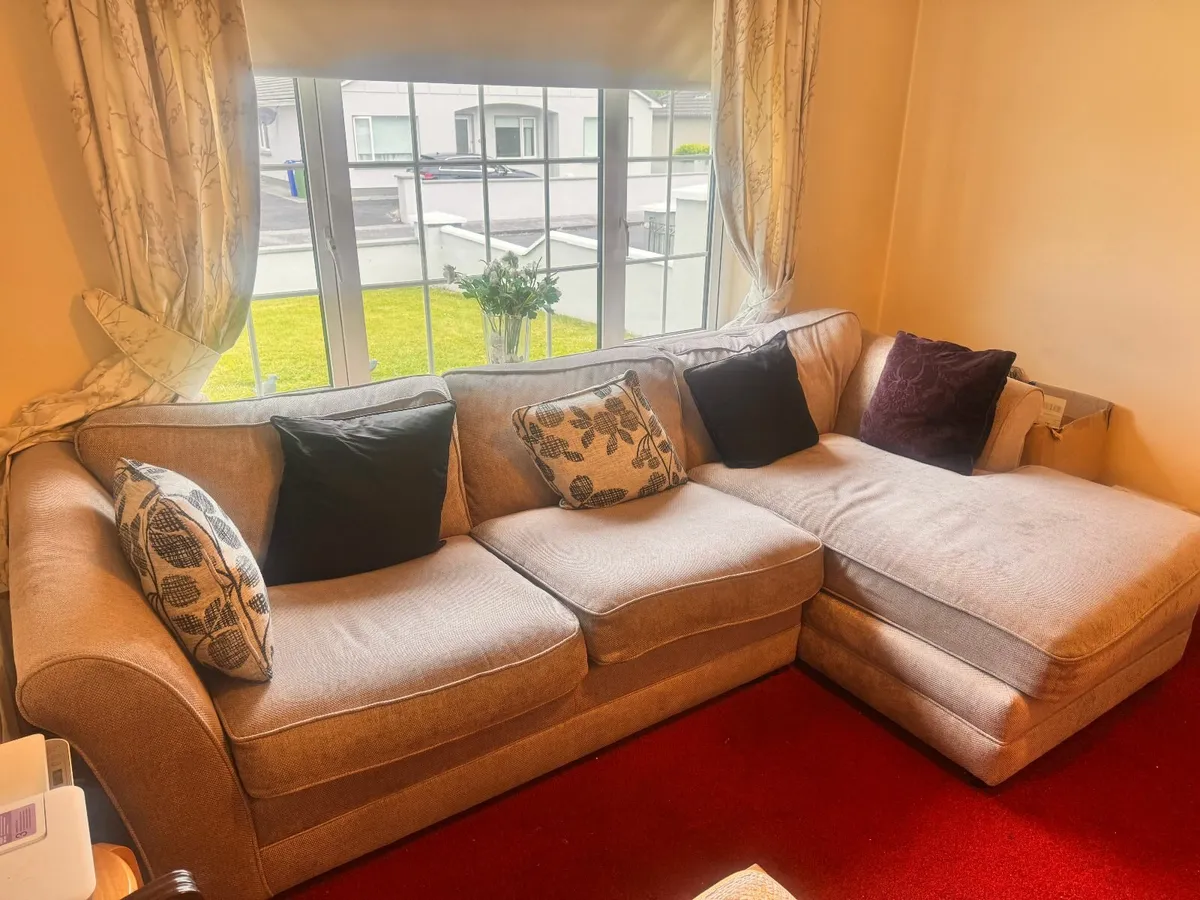 Sofas and other items - Image 3