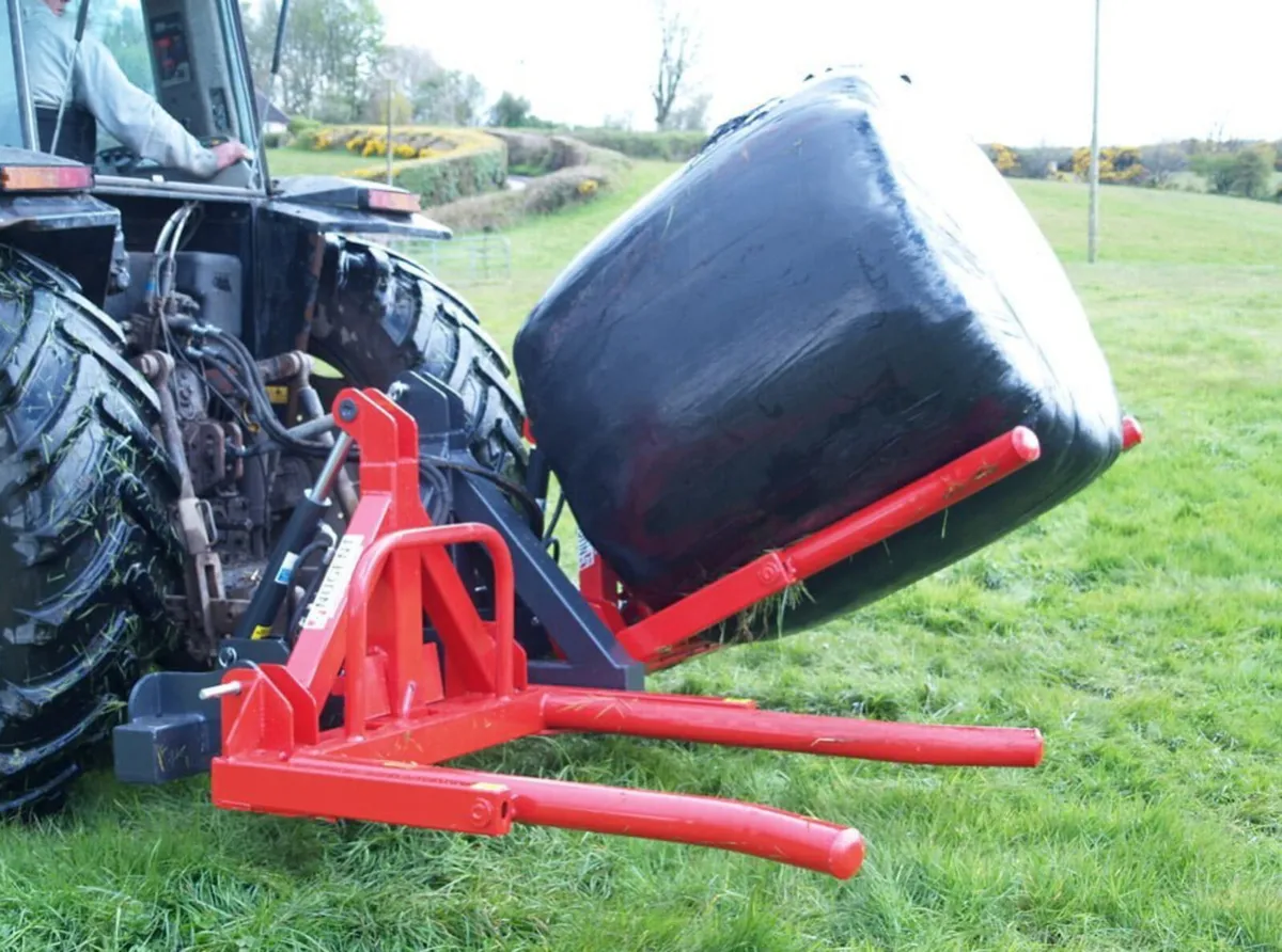 New nugent duo bale lifter - Image 1