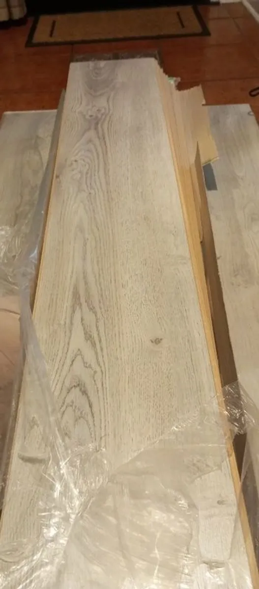 Laminate flooring - Image 3