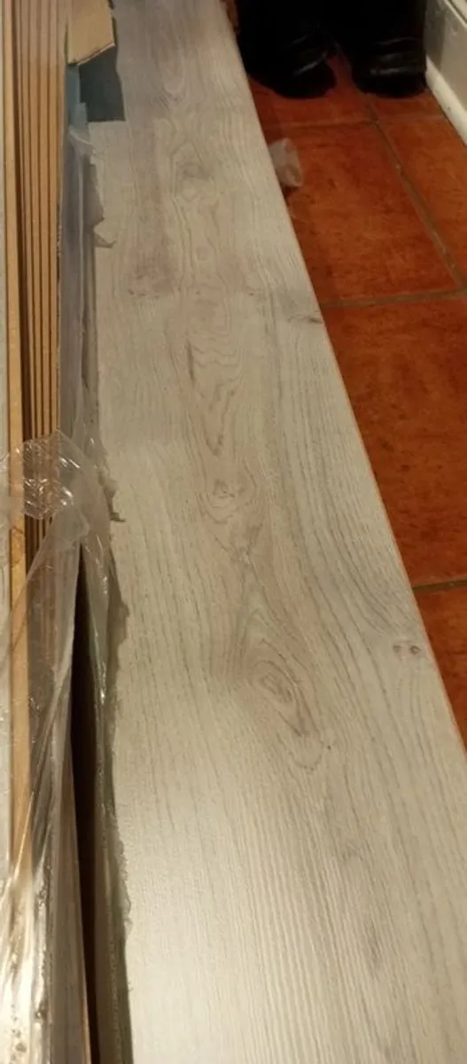 Laminate flooring - Image 4