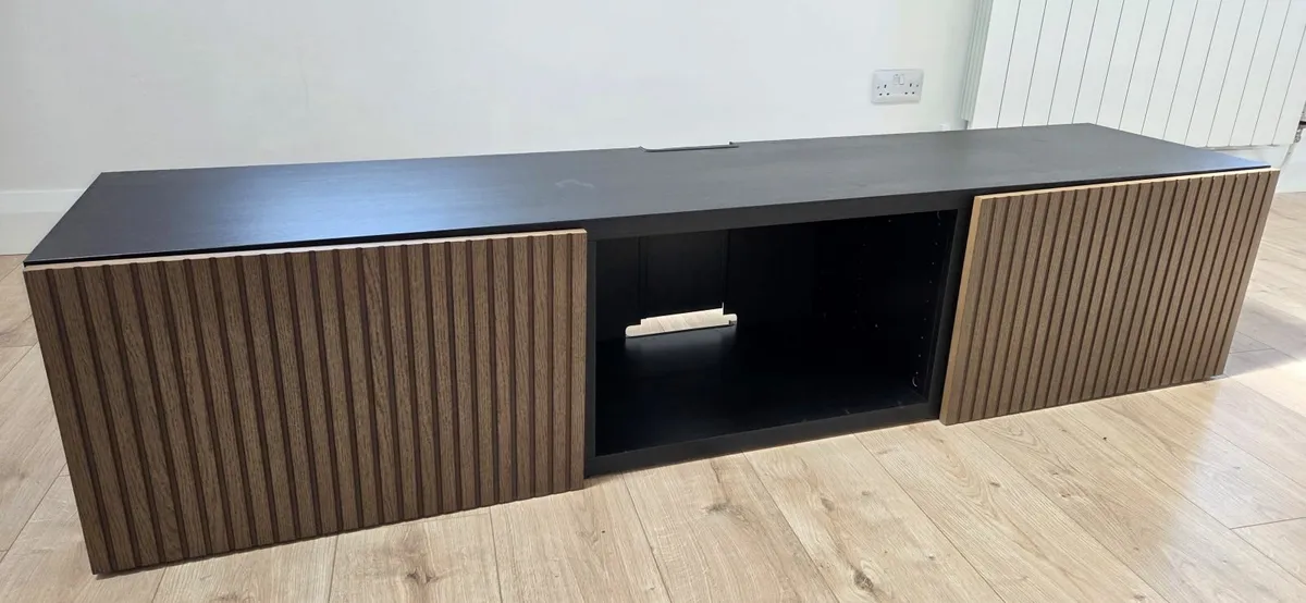 TV Unit - Image 1