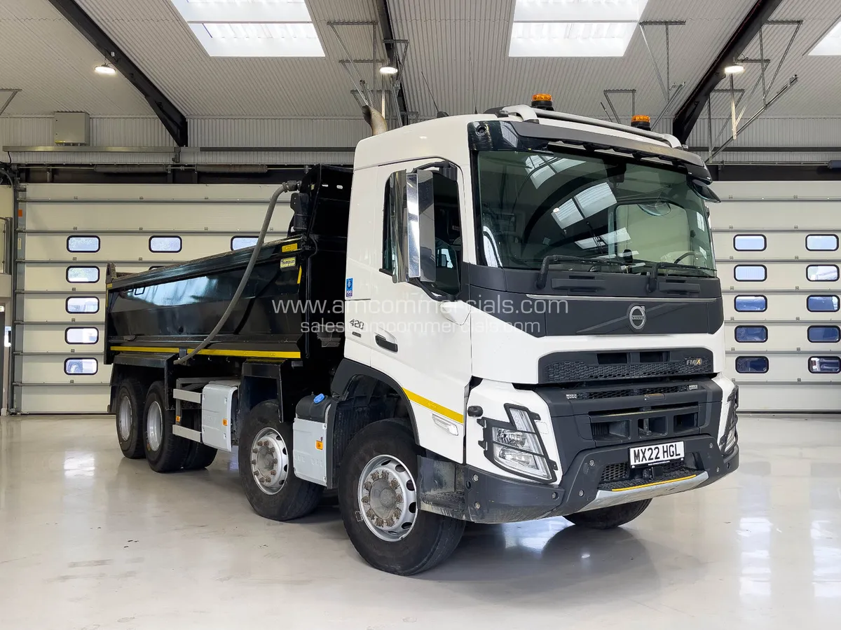 2022 VOLVO FMX 420 8X4 TIPPER - Image 2