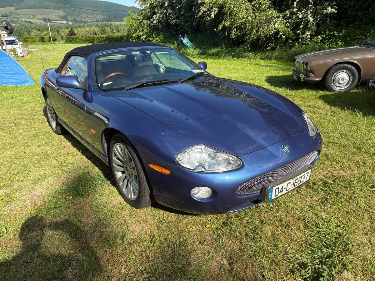04 Jaguar XK8 4.2 Convertible - Image 2